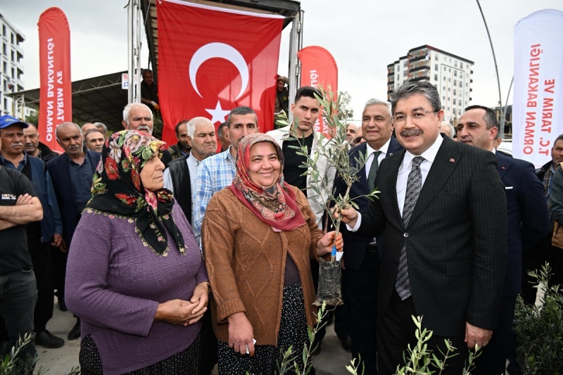 Çiftçilere zeytin fidanı desteği
