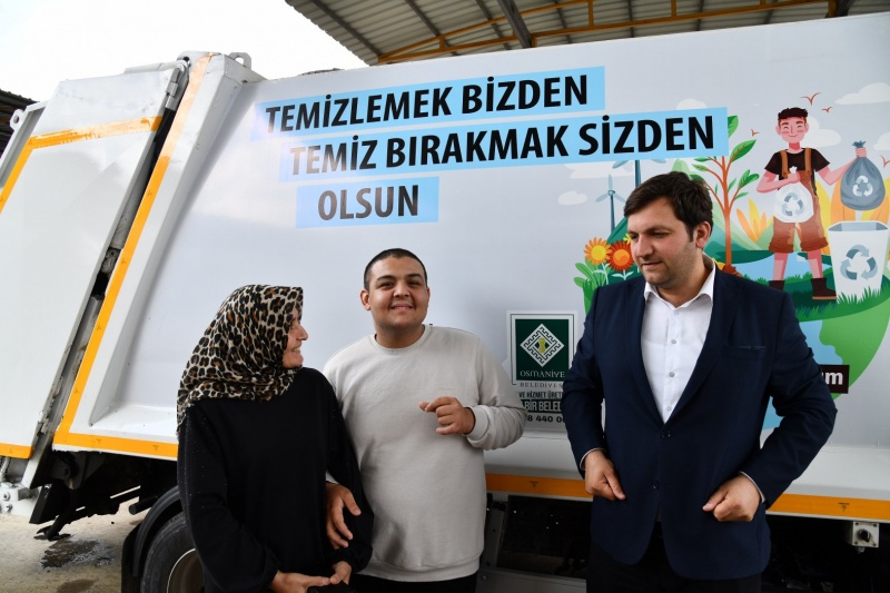 OSMANİYE’DE OTİZMLİ ÇOCUĞA ÇÖP KAMYONUYLA YAPILAN SÜRPRİZ