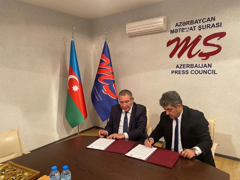 Türk Dünyasi Gazeteciler Federasyonu Azerbaycam Matbuat Surasi ile olan isbirligi protokolünü yenilendi
