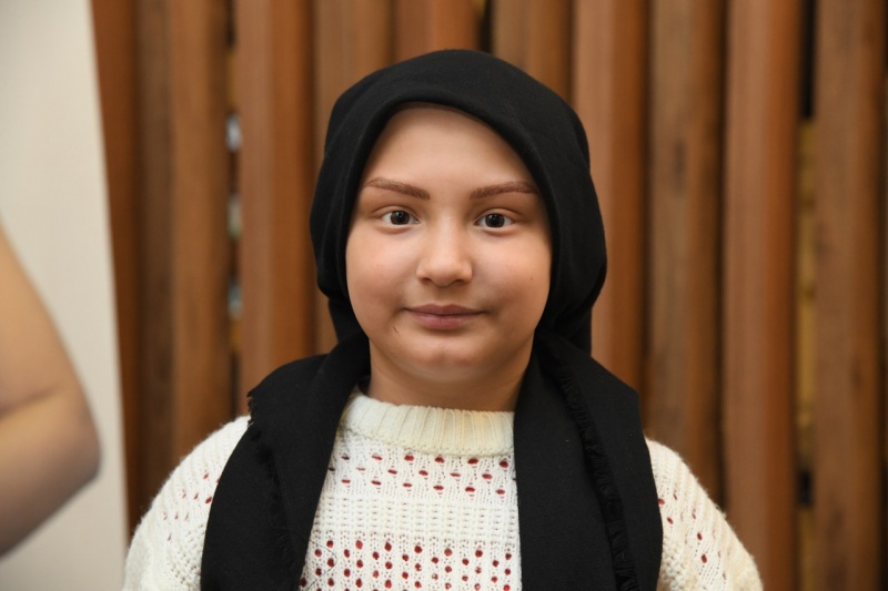 KAŞLARINA KAVUŞAN MİNİK AYSİMA, ŞİMDİ DAHA MUTLU