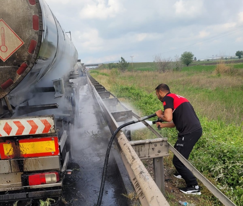 OSMANİYE’DE SEYİR HALİNDEKİ TANKER ALEV ALEV YANDI