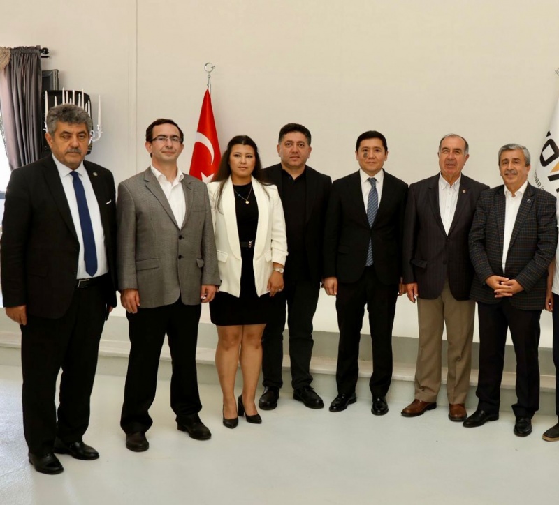 ÖZBEKİSTAN İSTANBUL BAŞKONSOLOSU ŞERZOD ABDUNAZAROV’DAN TÜRK İŞ İNSANLARINA YATIRIM ÇAĞRISI
