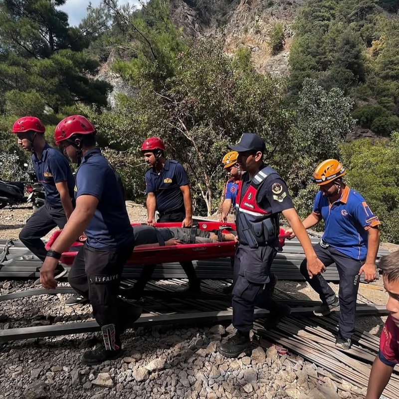 OSMANİYE’DE SARISU ŞELALESİ’NDE YARALANAN VATANDAŞ KURTARILDI