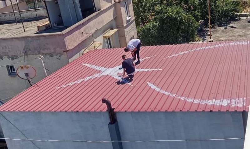 OSMANİYE’DE GENÇLERDEN ANLAMLI BAYRAK SEVGİSİ