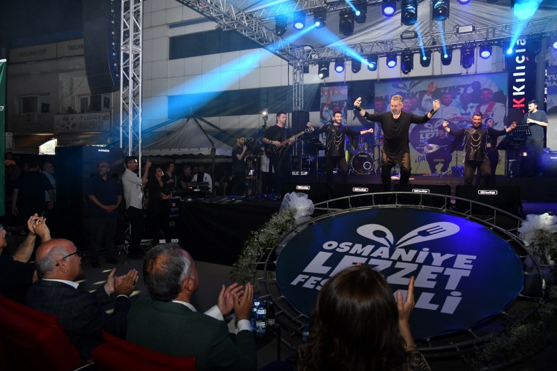 OSMANİYE LEZZET FESTİVALİ TURGAY BAŞYAYLA KONSERİYLE ZİRVE YAPTI